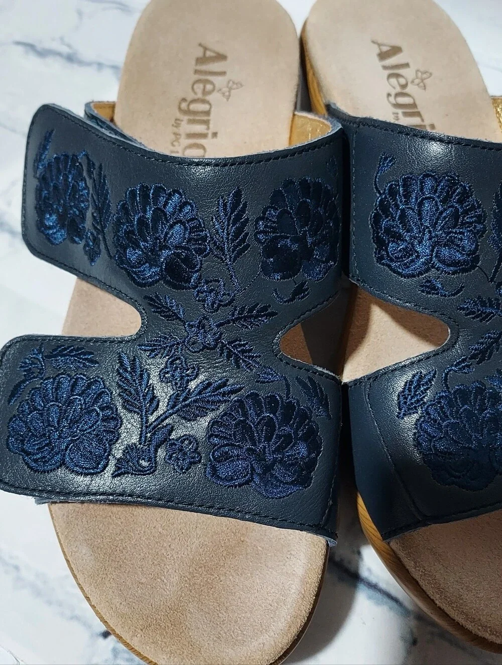 Alegria LIN 622 N Embroidered Leather Navy Wedge Sandal Size 37 Size 7-7.5 US